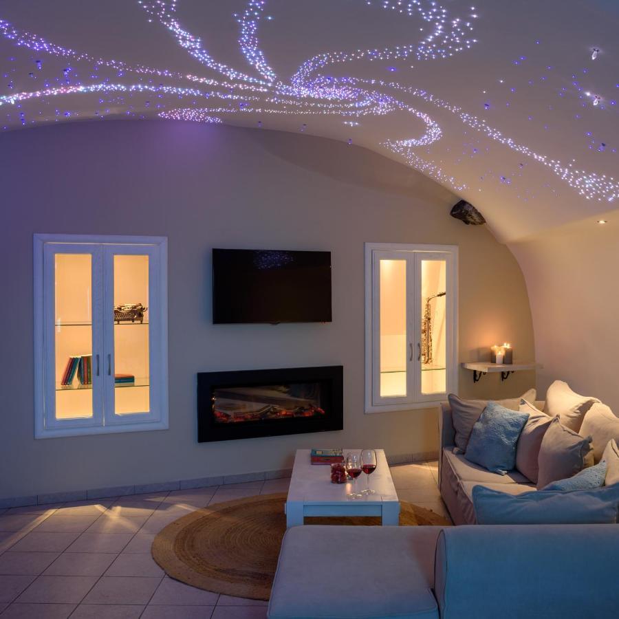 Suite Home Santorini Фира Екстериор снимка