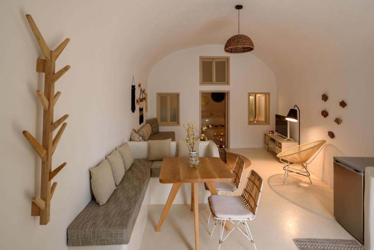 Suite Home Santorini Фира Екстериор снимка