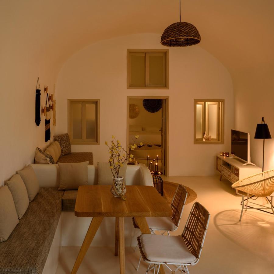Suite Home Santorini Фира Екстериор снимка