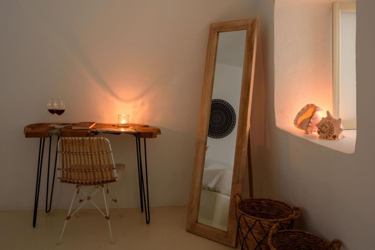 Suite Home Santorini Фира Екстериор снимка