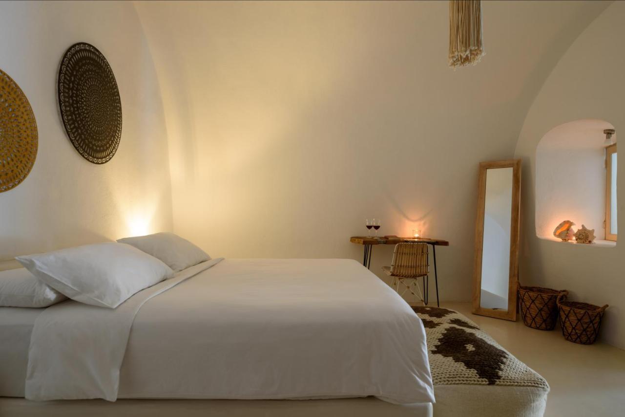 Suite Home Santorini Фира Екстериор снимка