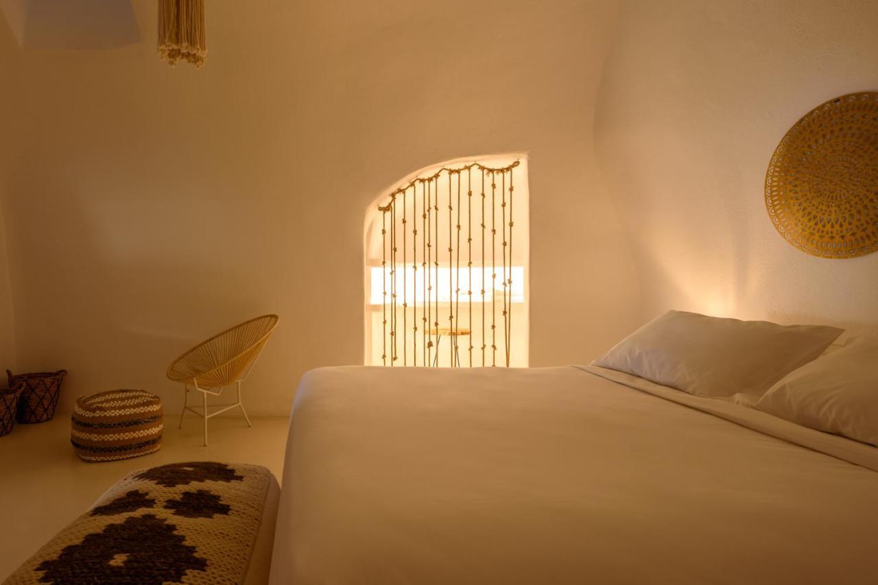 Suite Home Santorini Фира Екстериор снимка