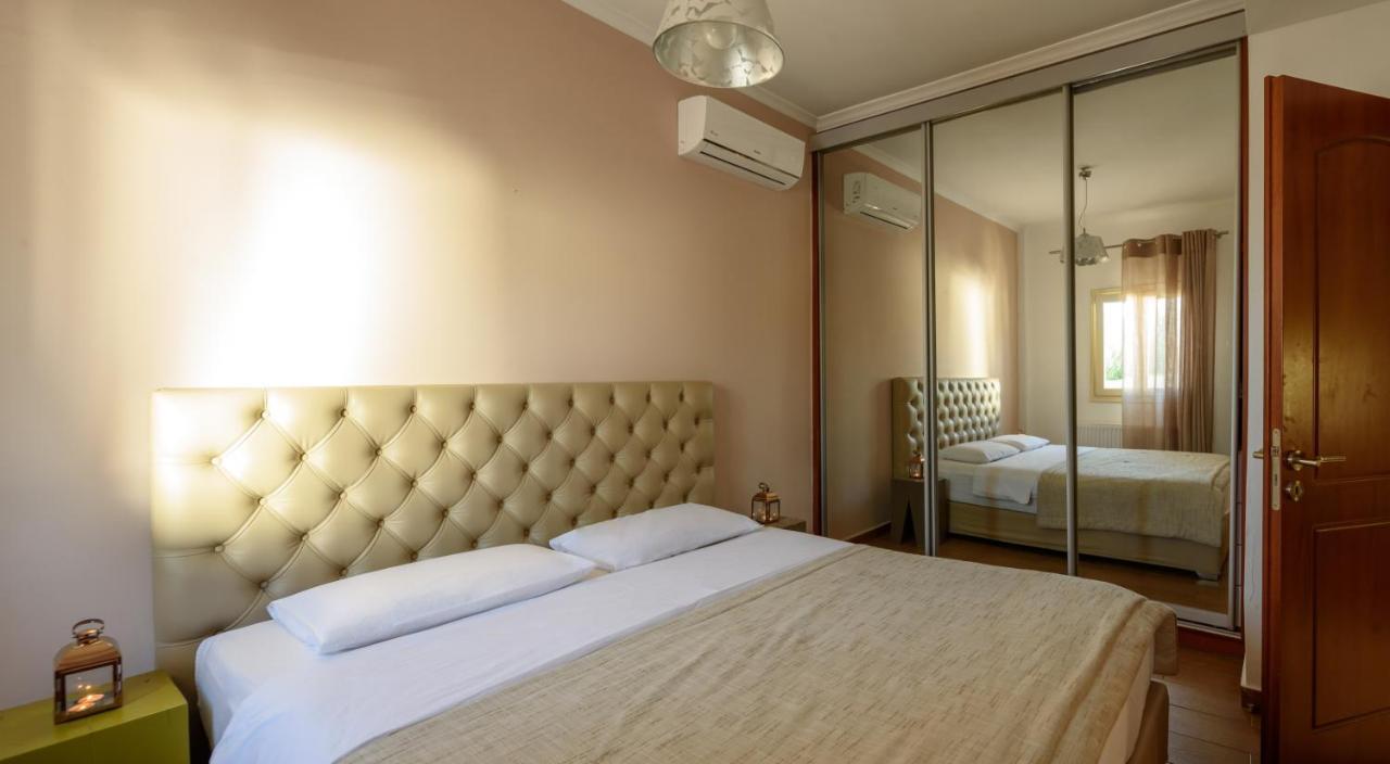 Suite Home Santorini Фира Екстериор снимка