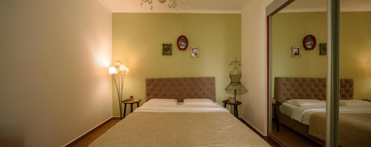 Suite Home Santorini Фира Екстериор снимка