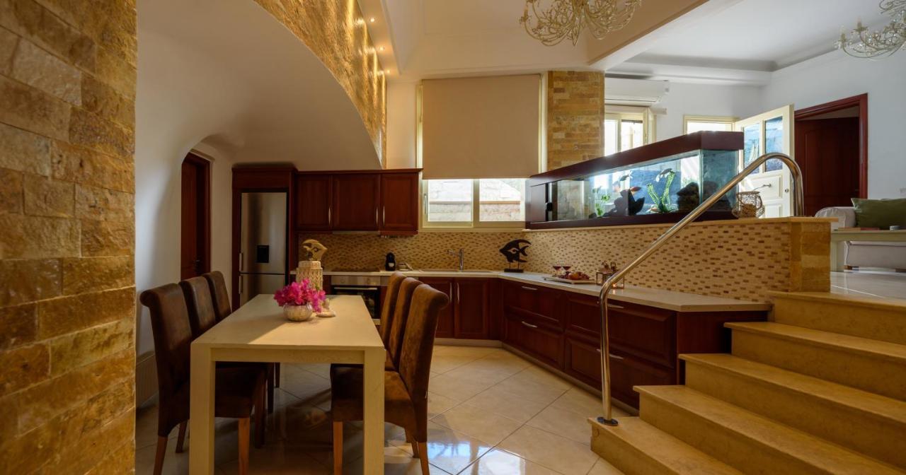 Suite Home Santorini Фира Екстериор снимка